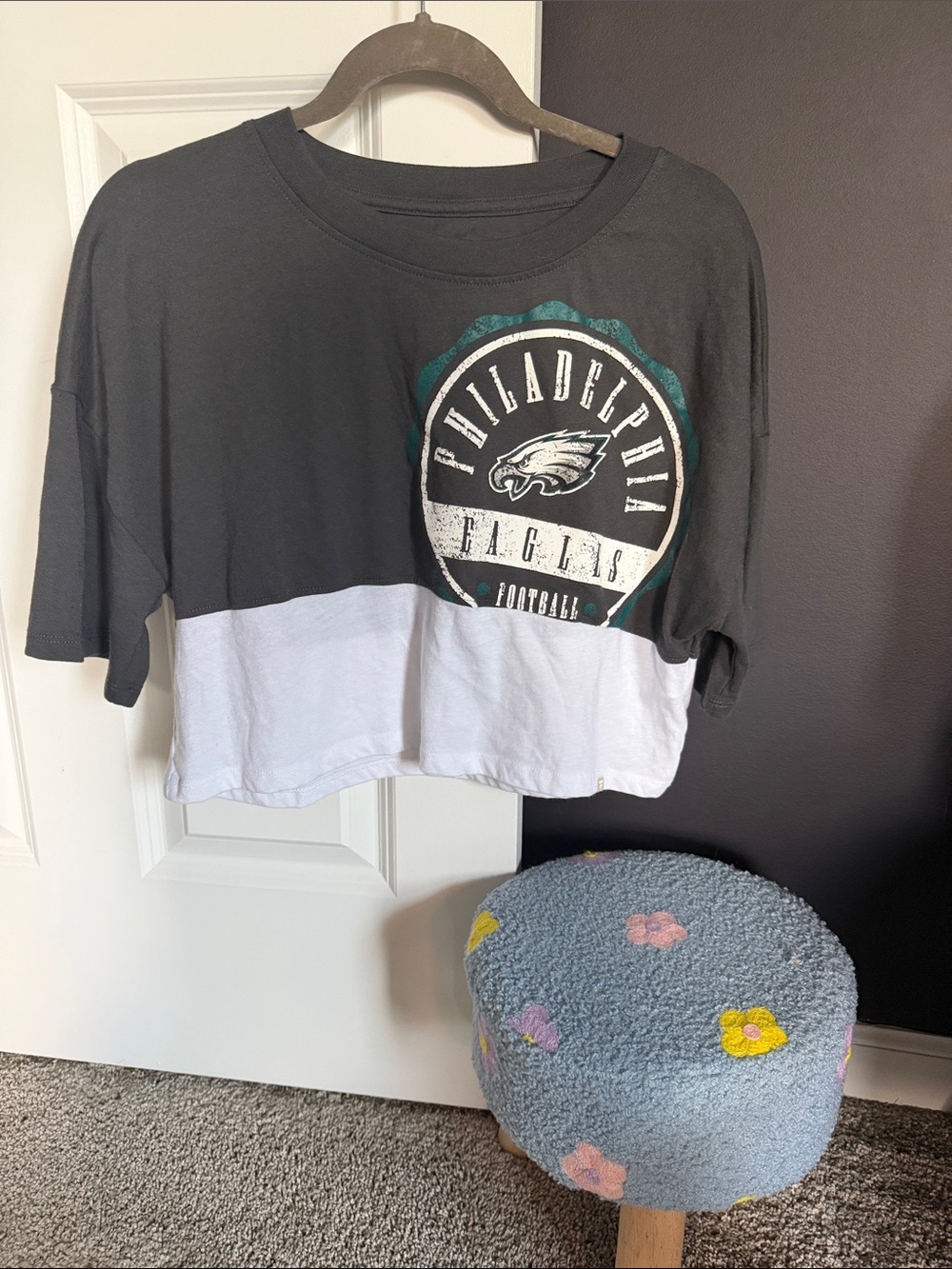 Philadelphia Eagles Cropped Tee